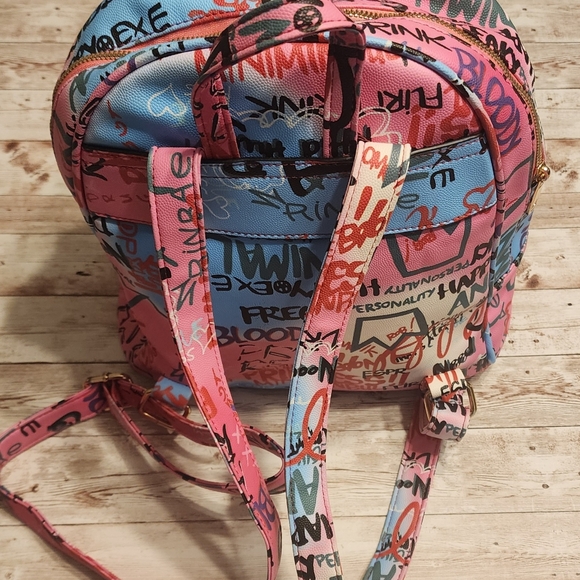Graffiti Patterned Backpack - Picture 5 of 9
